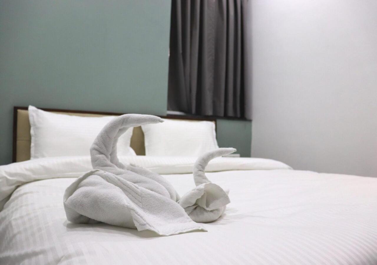Sharman Suites Пюн Екстериор снимка