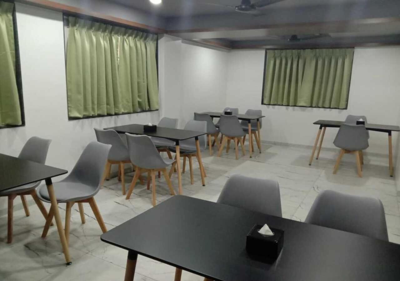 Sharman Suites Пюн Екстериор снимка
