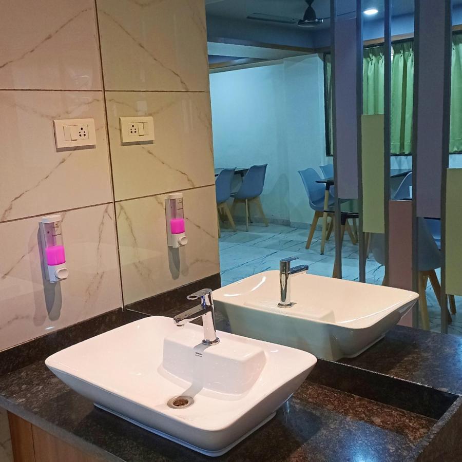 Sharman Suites Пюн Екстериор снимка
